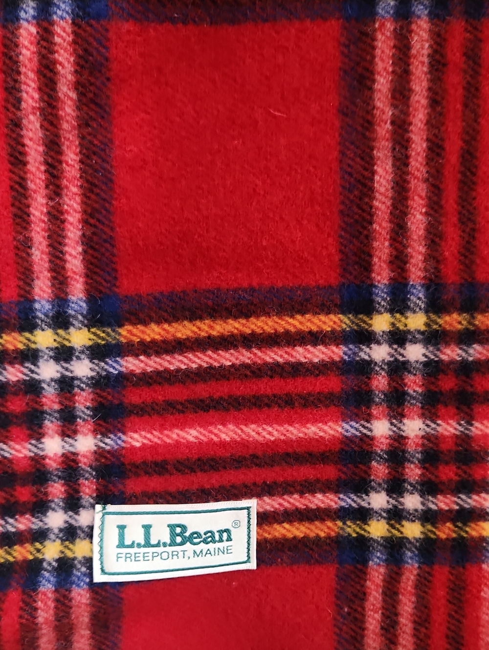 L.L. Bean Red Stewart Tarten Plaid 100% Wool Blanket 86x95 Vintage 1980's